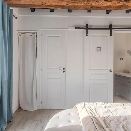 Maison Loustalet לינה וארוחת בוקר