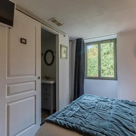 Maison Loustalet לינה וארוחת בוקר