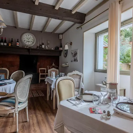 לינה וארוחת בוקר Maison Loustalet 3*